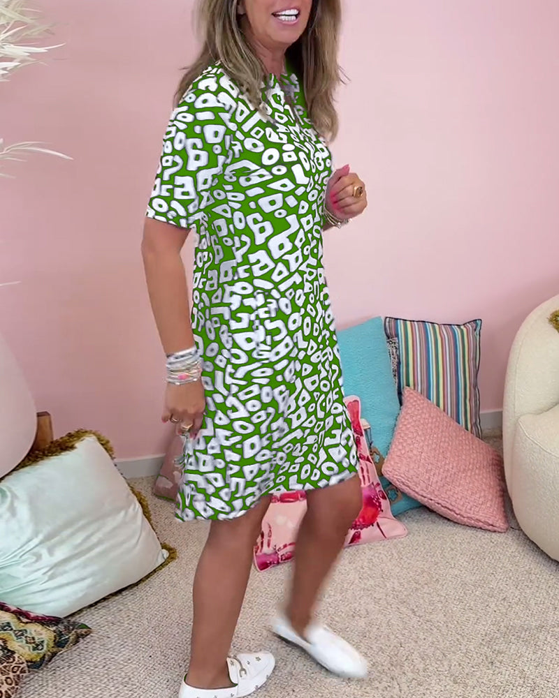 Viano | Bedrucktes Kleid mit V-Ausschnitt und Taschen