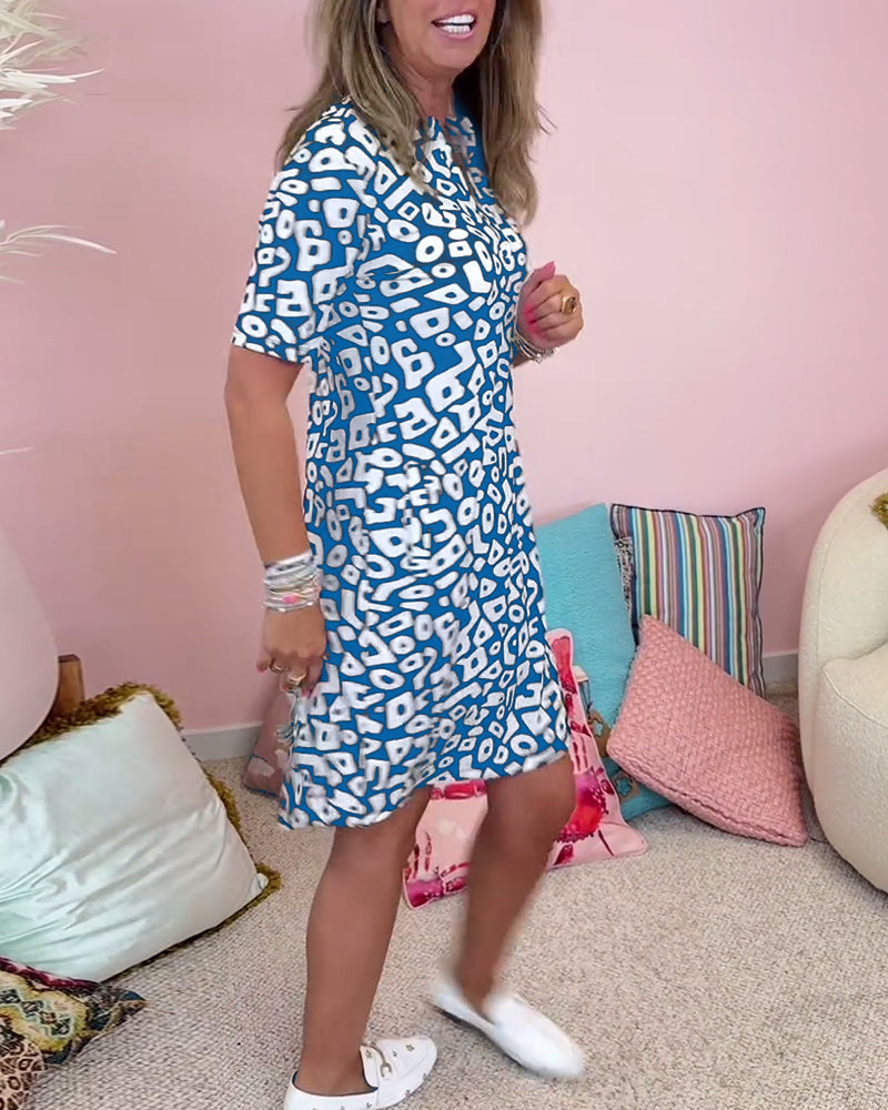 Viano | Bedrucktes Kleid mit V-Ausschnitt und Taschen