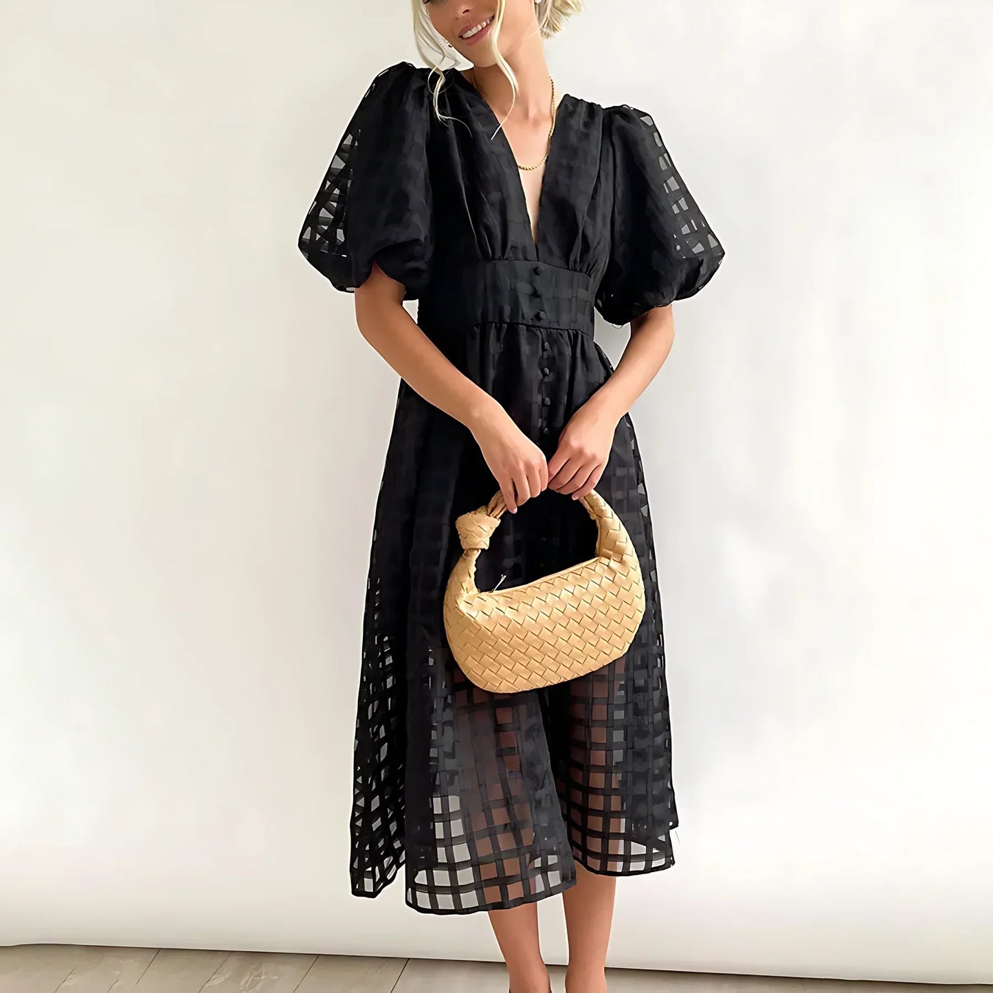 Yorina I Stylisches Kleid mit V-Ausschnitt