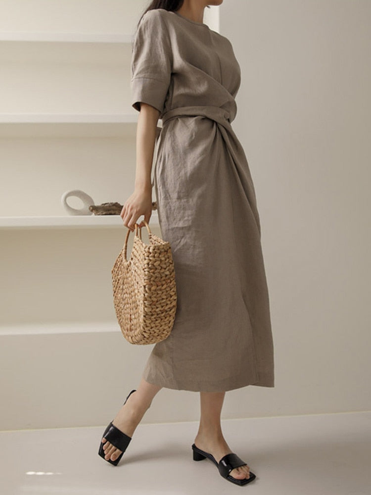 Zaria - Unregelmäßiges Kleid aus Leinen in Khaki