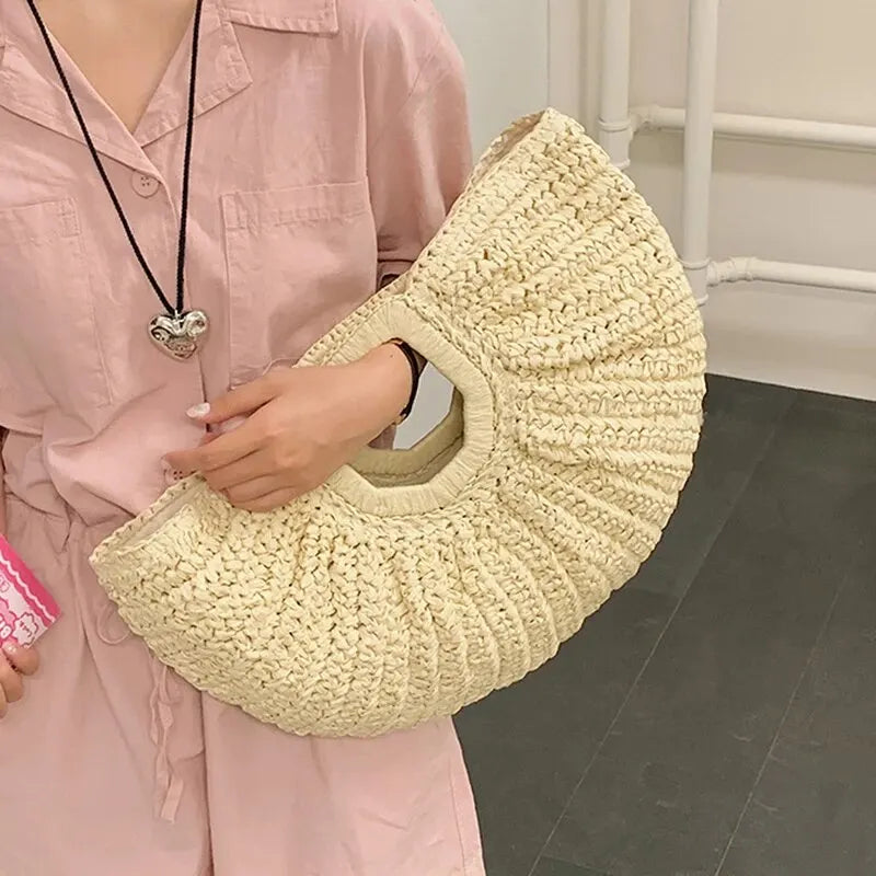 Calira | Halbmond-Strandtasche aus Stroh