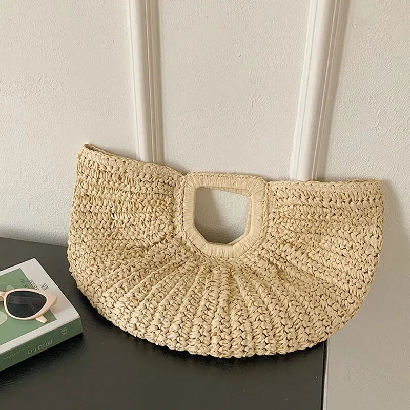 Calira | Halbmond-Strandtasche aus Stroh