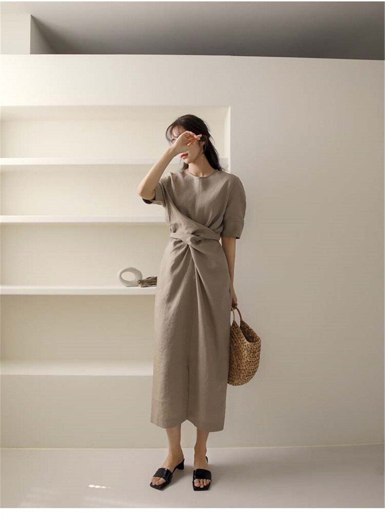 Zaria - Unregelmäßiges Kleid aus Leinen in Khaki