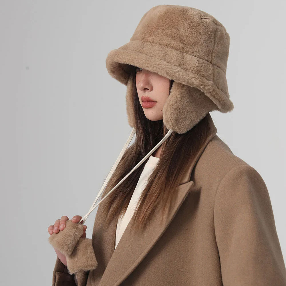 Evelina Fur Bucket Hut