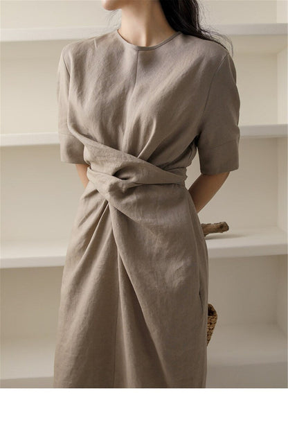 Zaria - Unregelmäßiges Kleid aus Leinen in Khaki