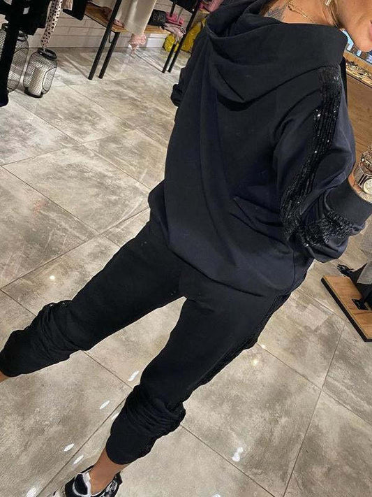 Zweiteiliges Set – Kapuzenjacke & Paillettenhose